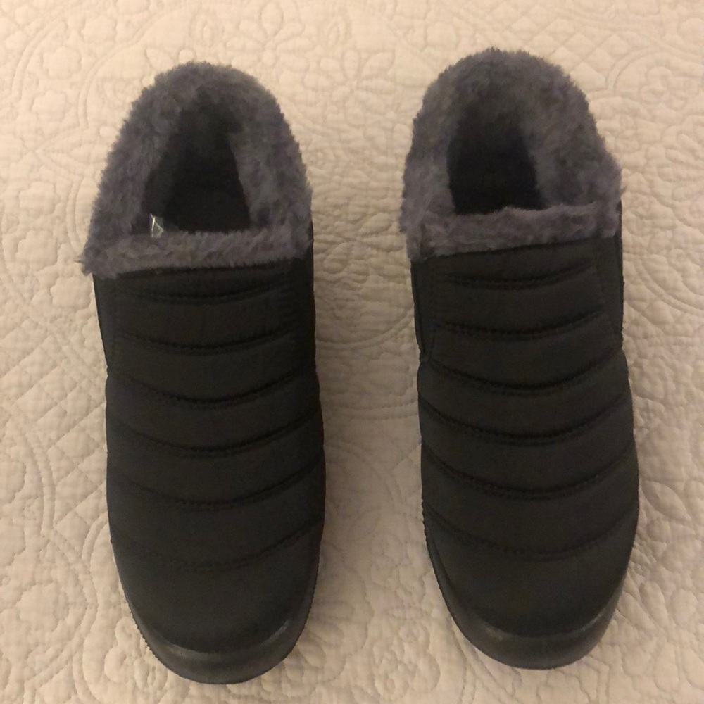 Snow boots